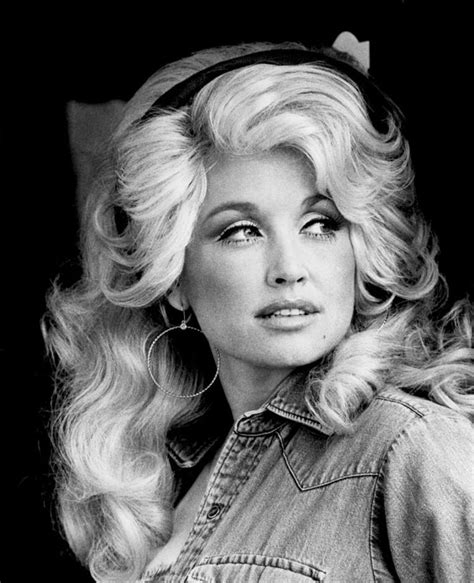 dolly parton young sexy|Dolly Parton Young Photos: See the Country Star。